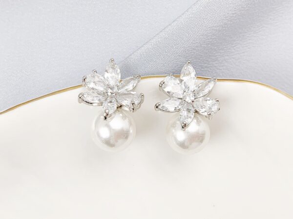 Dainty Stud Earrings, Silver and Pearl Wedding Earrings, Bridesmaid Earrings